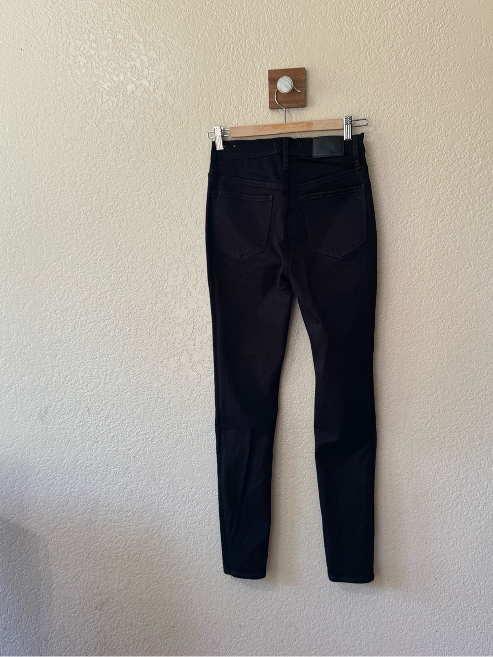 Madewell 10" High-Rise Skinny Jeans in Carbondale Wash - Picture 3 of 10